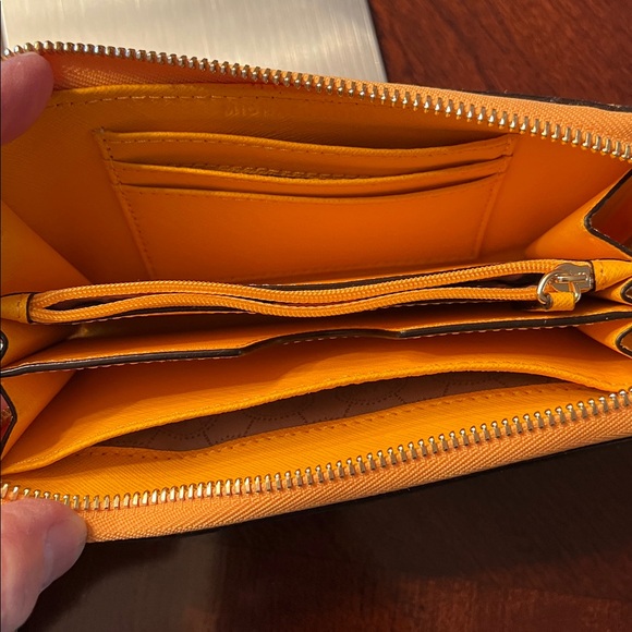 Michael Kors Marigold Wristlet Wallet with removable Wristlet  attachment EUC - Picture 5 of 12
